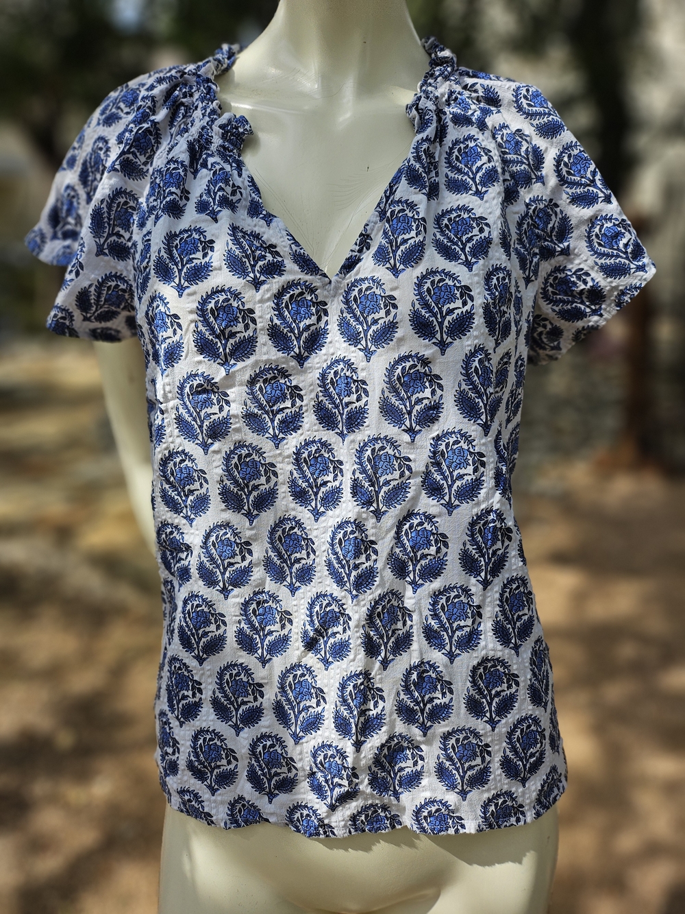 J. Crew White and Blue Floral Short-Sleeve Blouse S